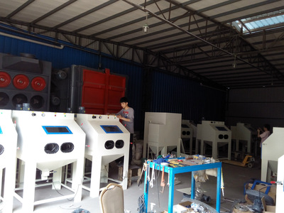 供应全国各地小型喷砂机